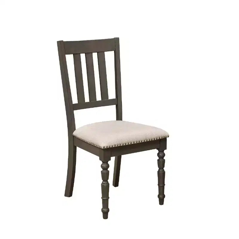Lot de 2 chaises de salle à manger rembourrées, dossier à lattes, clous décoratifs et pieds sculptés, beiges