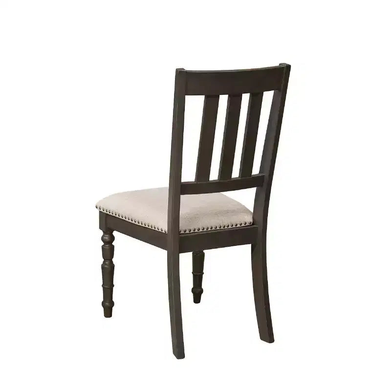 Lot de 2 chaises de salle à manger rembourrées, dossier à lattes, clous décoratifs et pieds sculptés, beiges