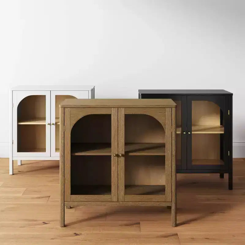 Meuble console avec portes en verre trempé incurvé et poignées en laiton, marron, 79 cm L