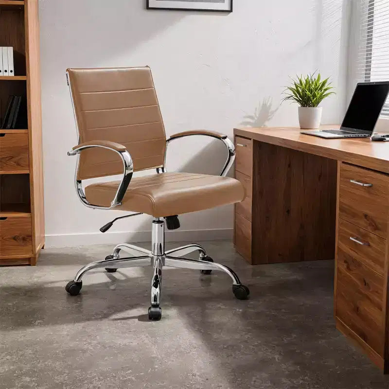 Fauteuil de bureau en cuir côtelé – Chaise de bureau exécutive pivotante et inclinable moderne du milieu du siècle, piètement chromé
