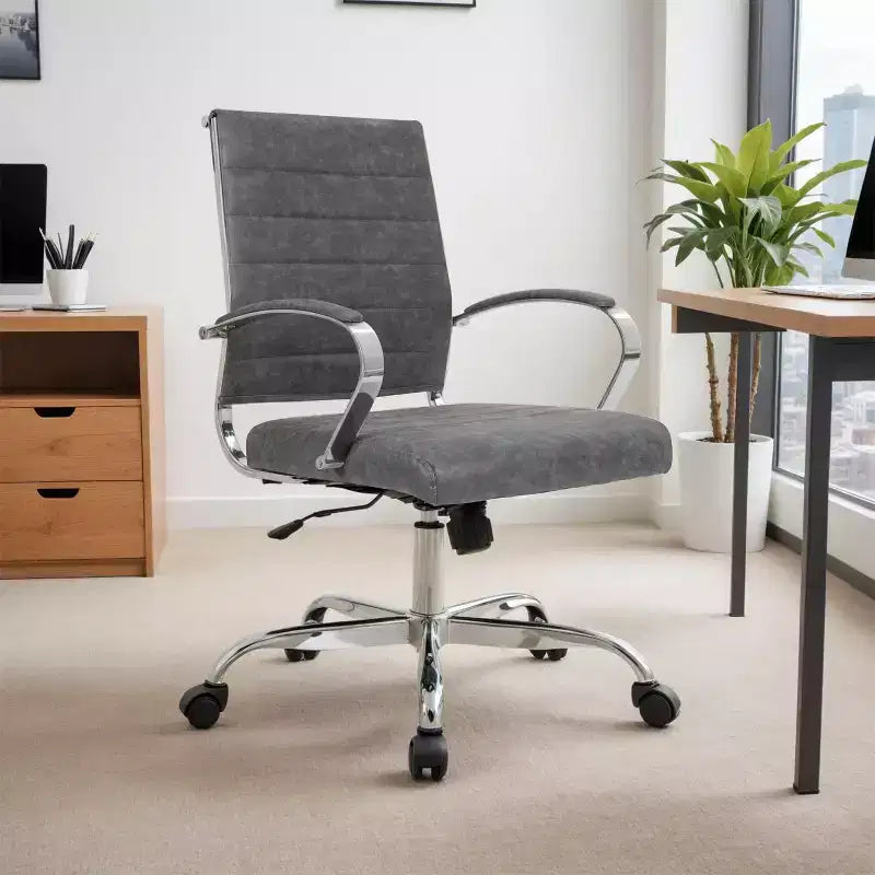 Fauteuil de bureau en cuir côtelé – Chaise de bureau exécutive pivotante et inclinable moderne du milieu du siècle, piètement chromé