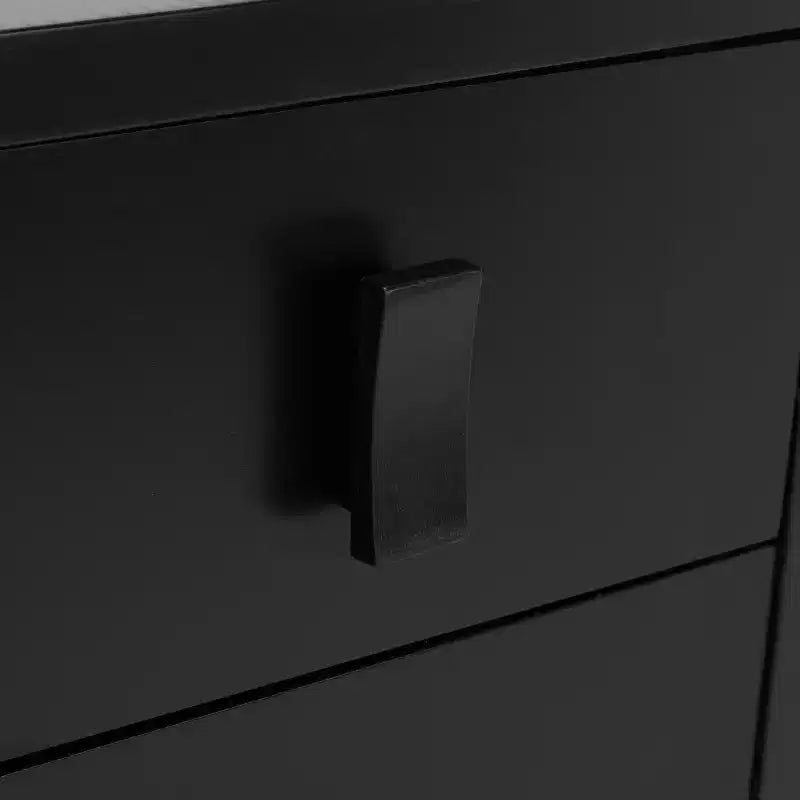 Commode à 3 tiroirs avec pieds fuselés, finition taupe et poignées noires