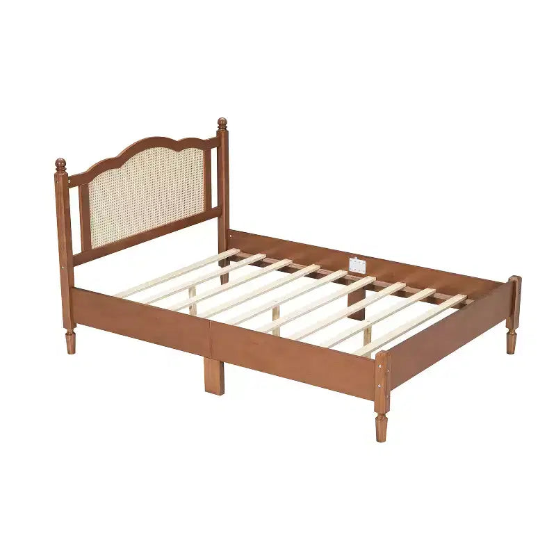 Lit plateforme Queen/Full avec tête de lit en rotin naturel et lattes en bois, capacité de 272 kg