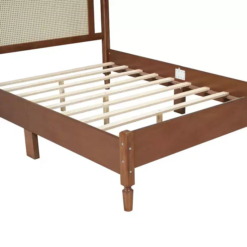 Lit plateforme Queen/Full avec tête de lit en rotin naturel et lattes en bois, capacité de 272 kg